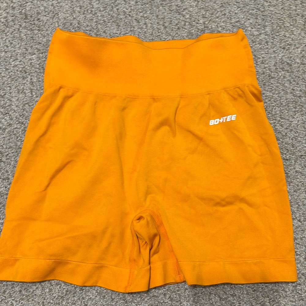 Bo+tee  extra small scrunch short